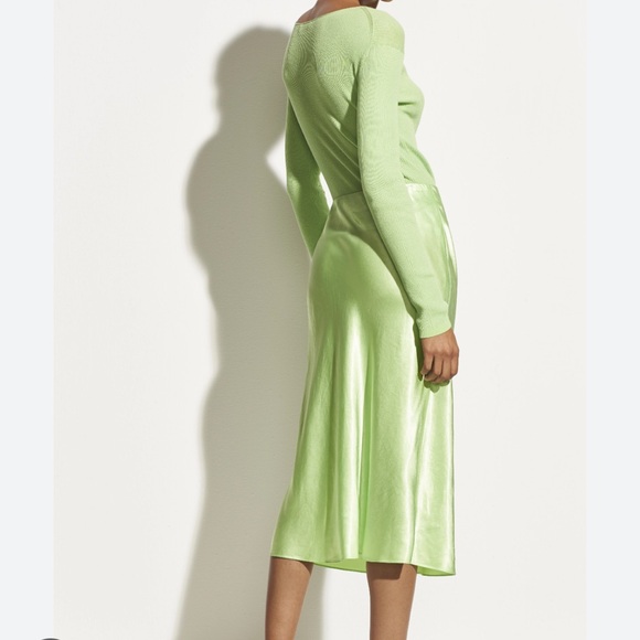 Vince Satin Flare Midi Elastic Waist Slip Guava Green Skirt. Size S. - Picture 2 of 5